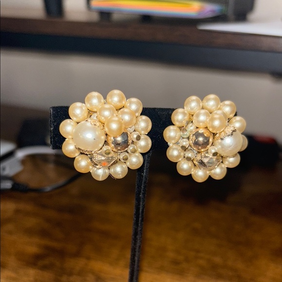 Vintage Jewelry Collection - Picture 2 of 4